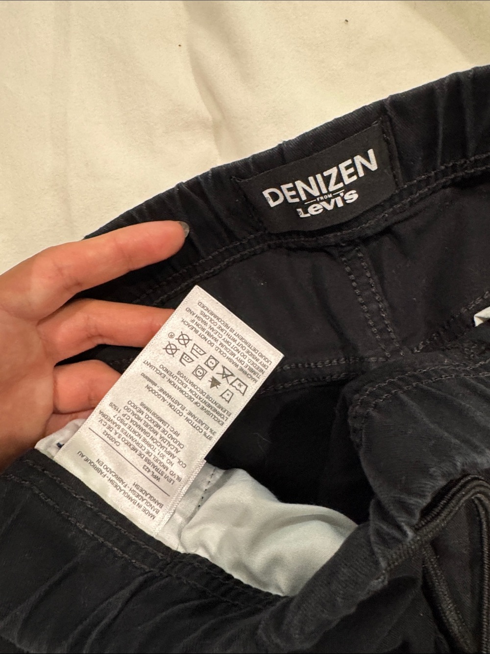 Denizen from Levi's Black Drawstring Jogger Pants - Picture 3 of 6